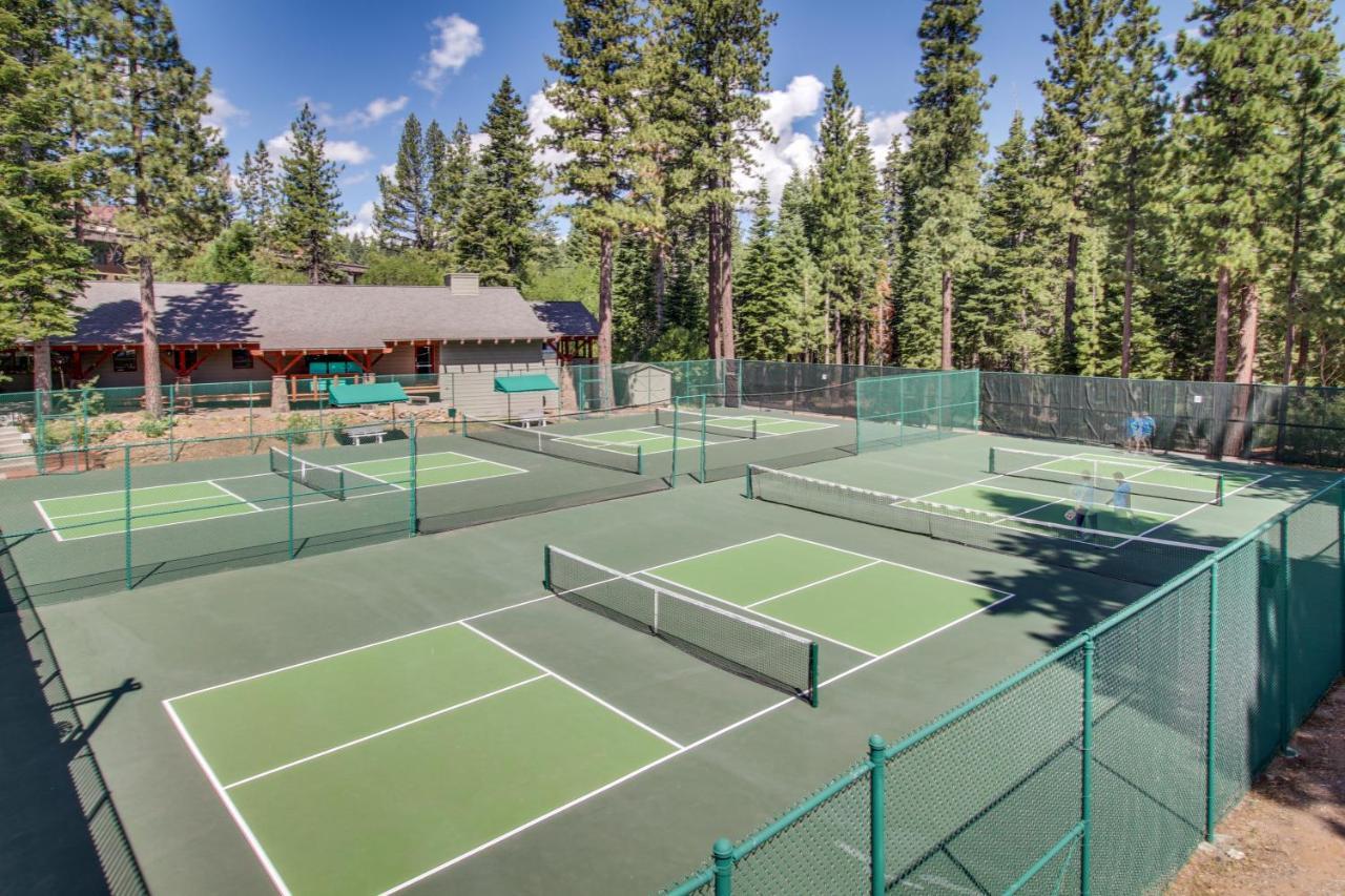Starry Aspen Grove Hotel Truckee Exterior foto